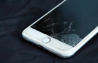 Tại sao Apple muốn cấm mọi hoạt động tự ý sửa chữa iPhone của người dùng?